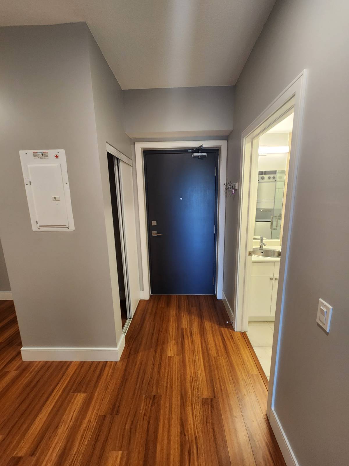 1 Wellington St. Unit 801